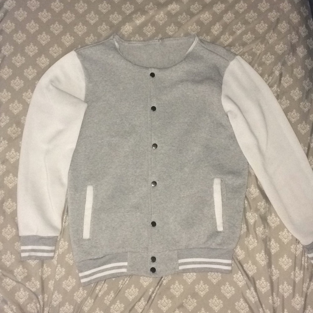 Bomber jacket. Grey and white. Button up. Size: L